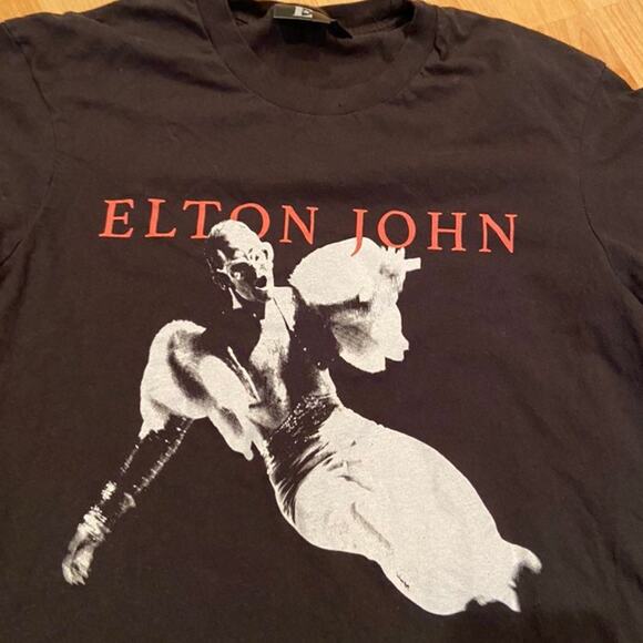 Elton John Homage 5 Women's LG Glam Rock Rocketman Graphic T-shirt - Picture 2 of 3